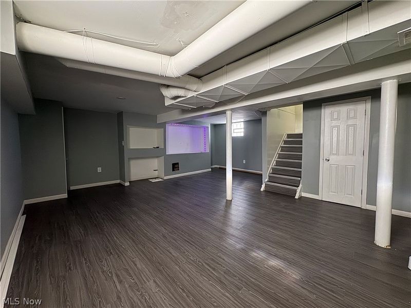 9508 Empire Avenue, Cleveland, OH 44108 Photo 32
