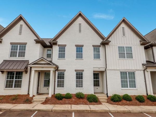 102 Farm View Dr #106, Oxford, MS 38655