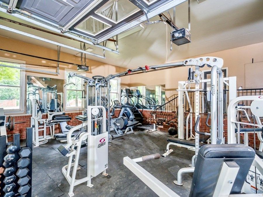Property Image 100