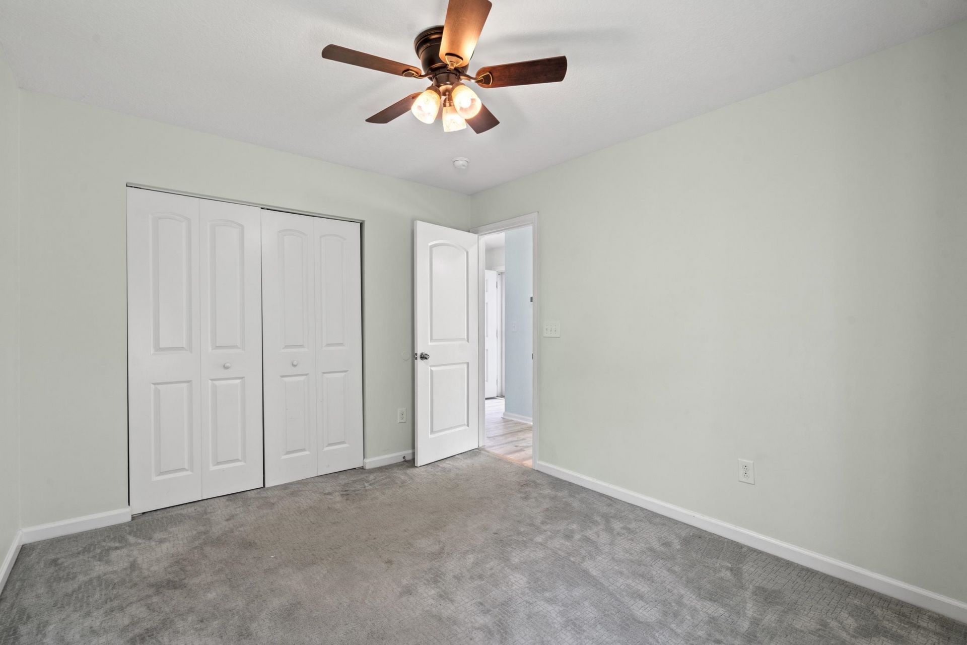528 Cedar Lakes Dr. Photo 10
