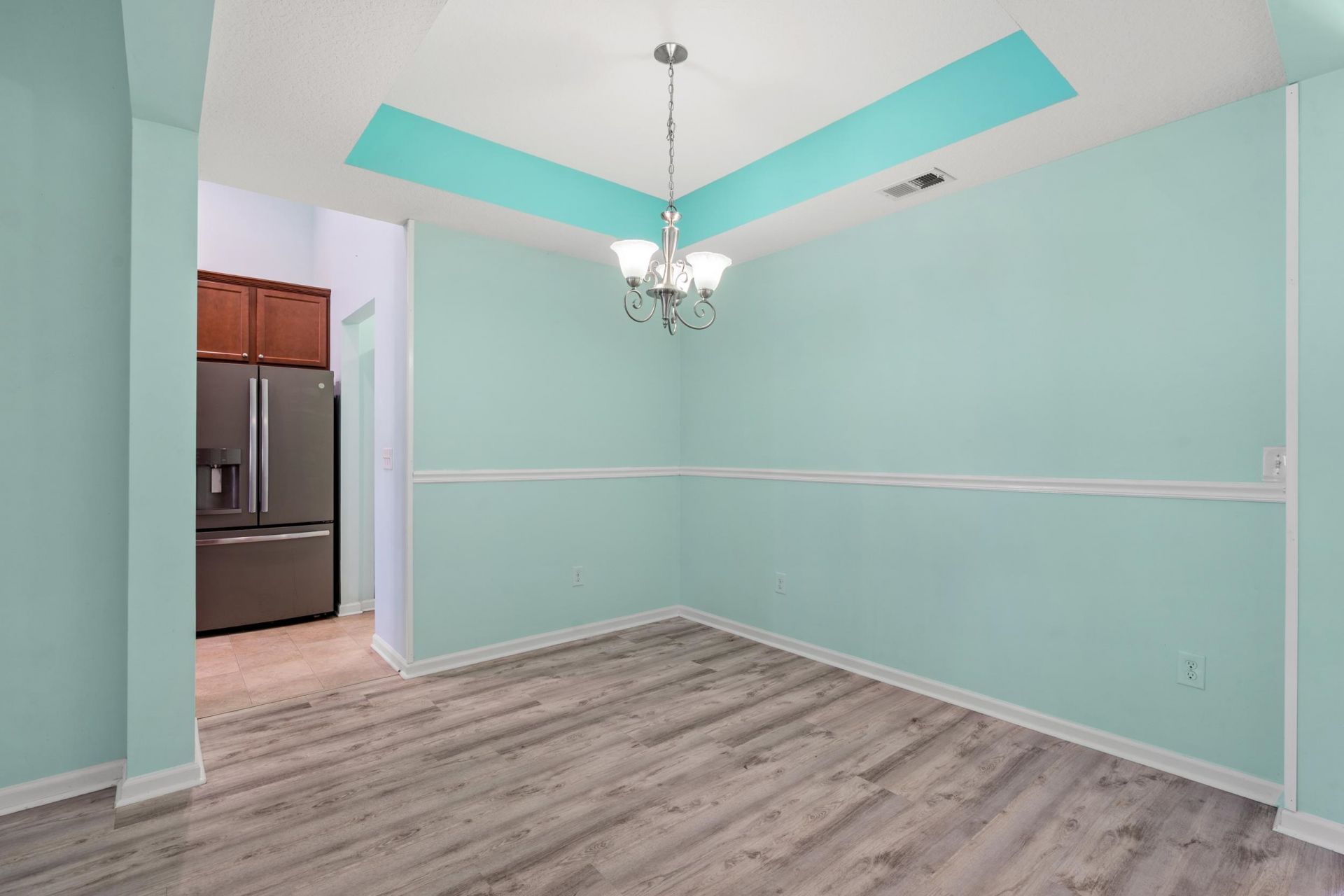 528 Cedar Lakes Dr. Photo 11