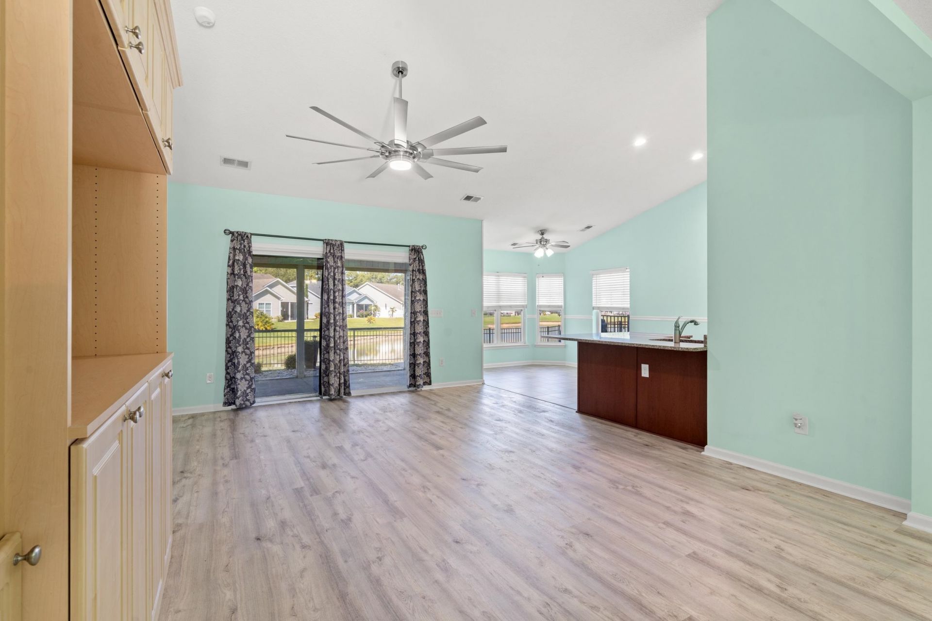 528 Cedar Lakes Dr. Photo 12