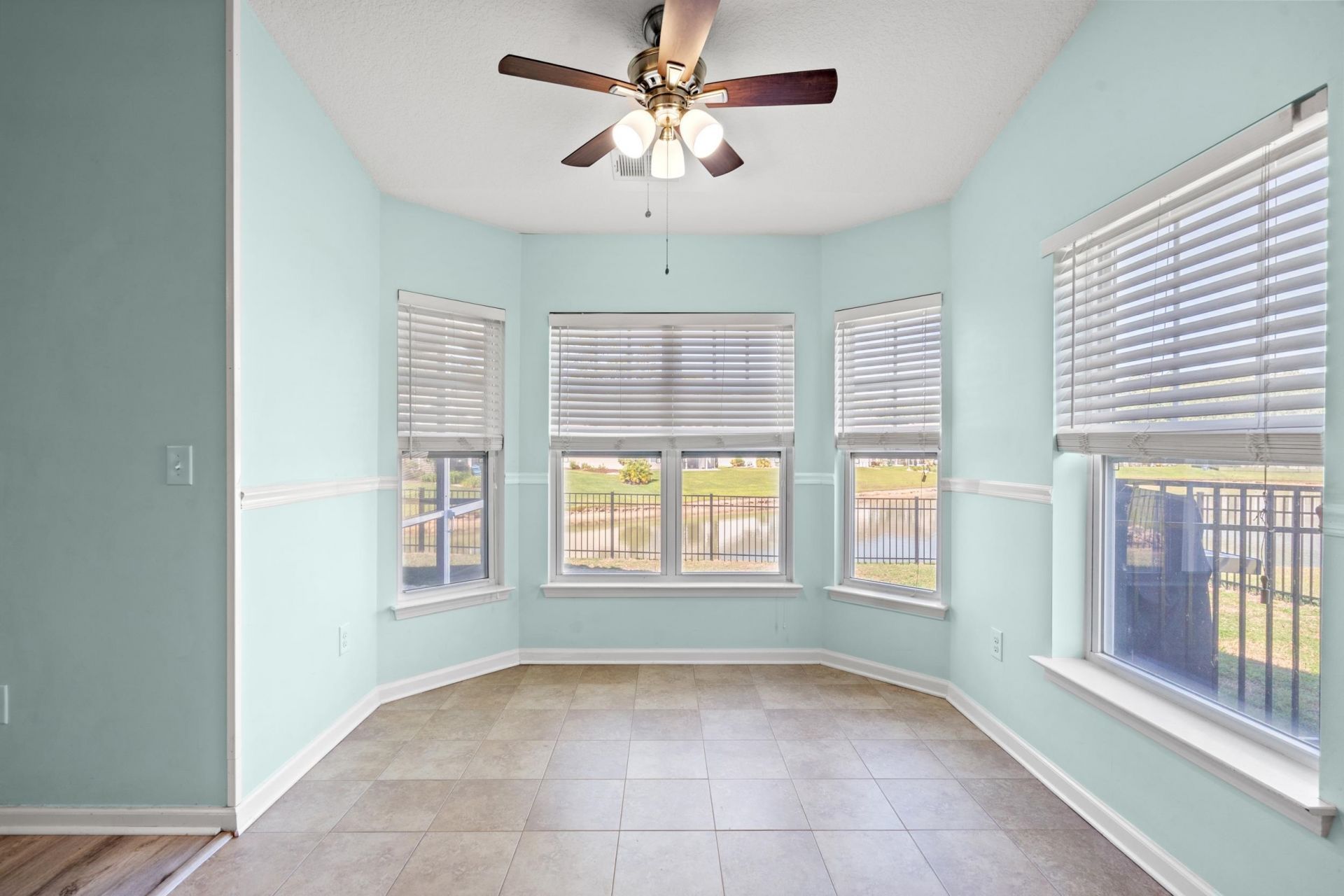 528 Cedar Lakes Dr. Photo 19