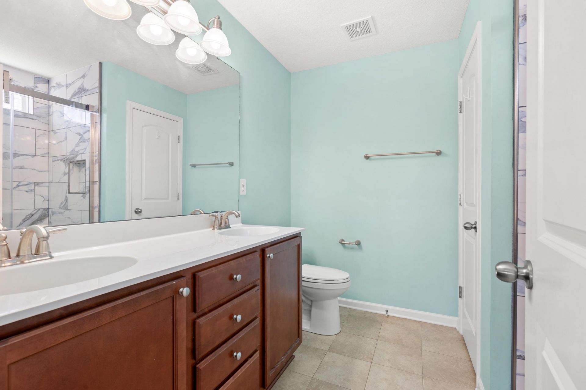 528 Cedar Lakes Dr. Photo 23