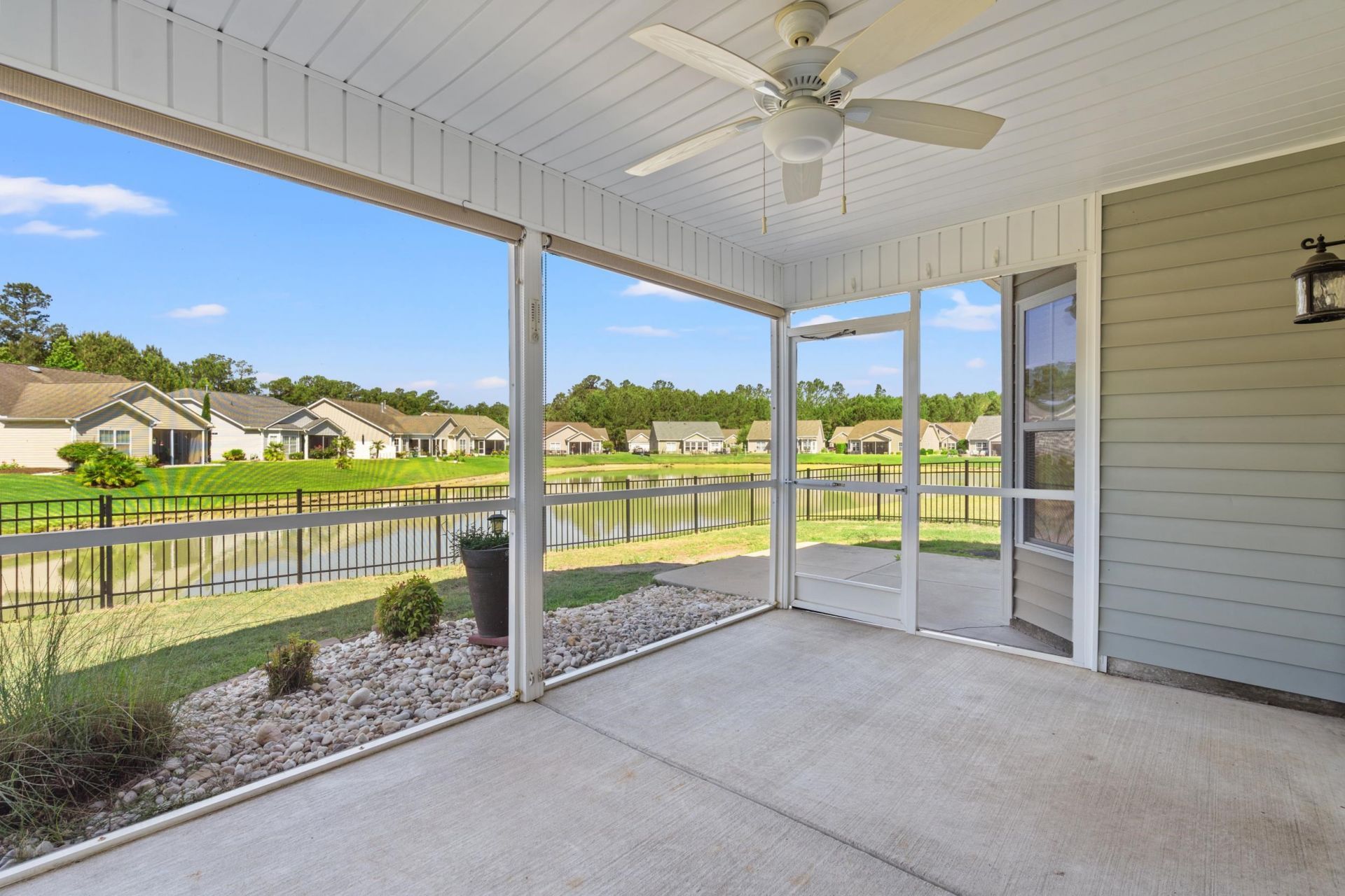 528 Cedar Lakes Dr. Photo 24