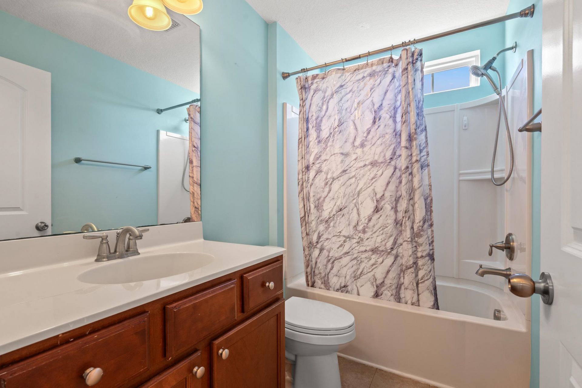 528 Cedar Lakes Dr. Photo 8