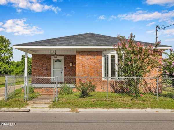 172 Hoxie Street, Biloxi, MS 39530