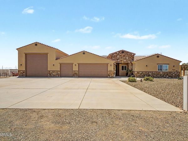 24039 W Cavedale Drive, Wittmann, AZ 85361