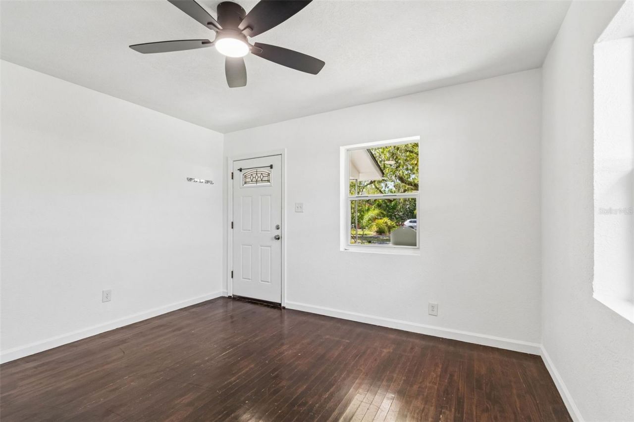 3737 Burlington Avenue N, Saint Petersburg, FL 33713 Photo