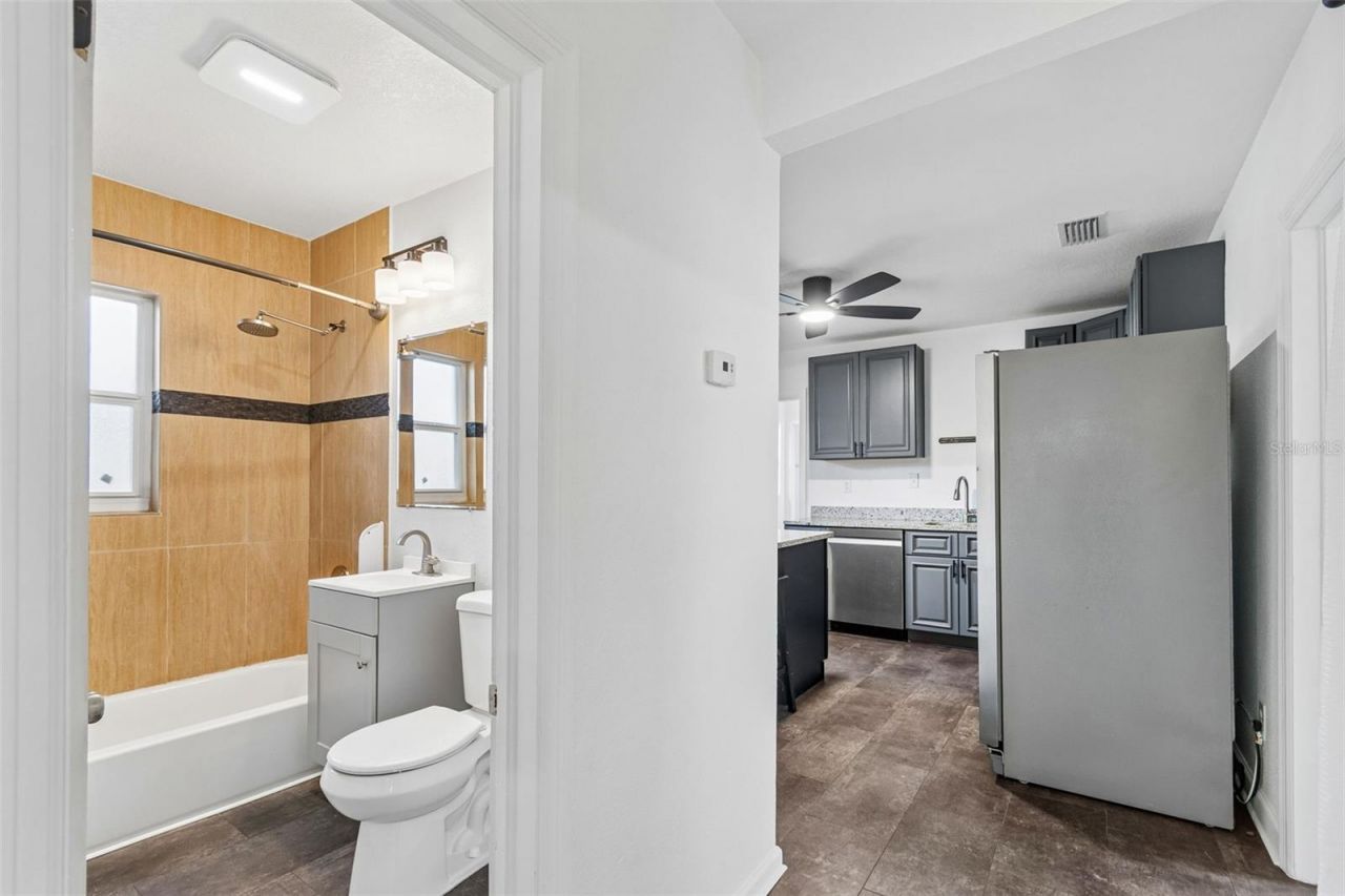 3737 Burlington Avenue N, Saint Petersburg, FL 33713 Photo
