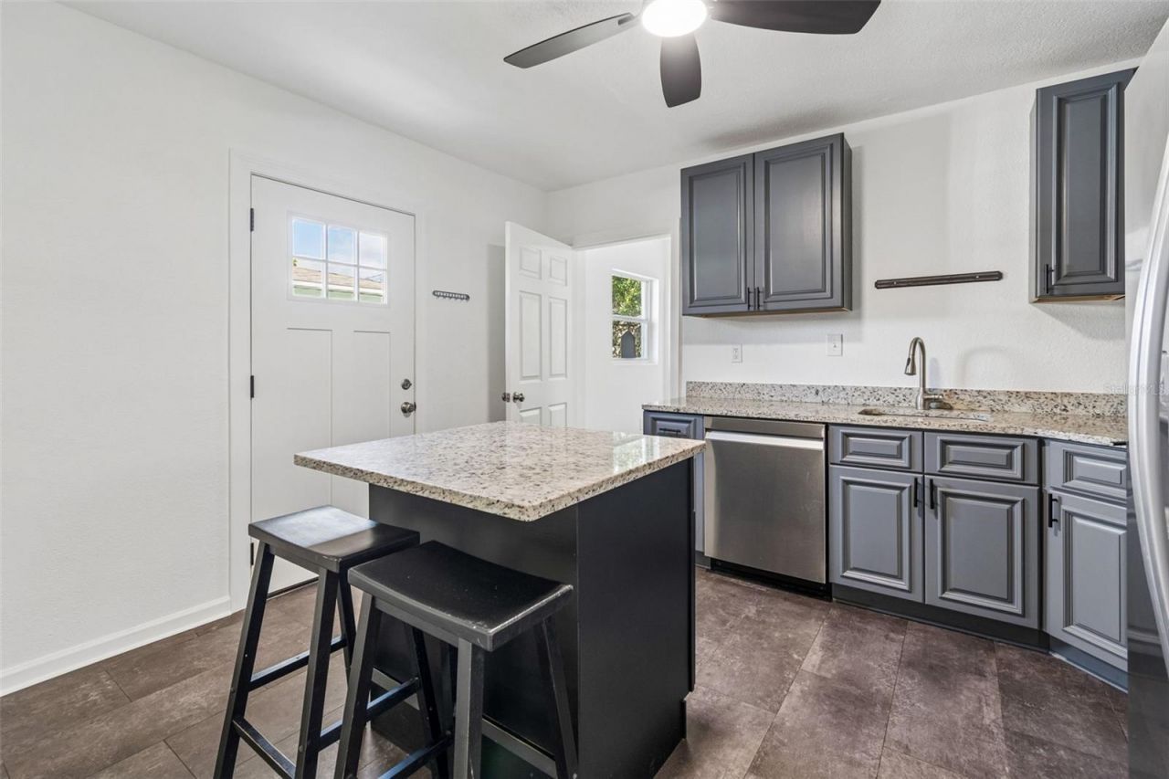 3737 Burlington Avenue N, Saint Petersburg, FL 33713 Photo
