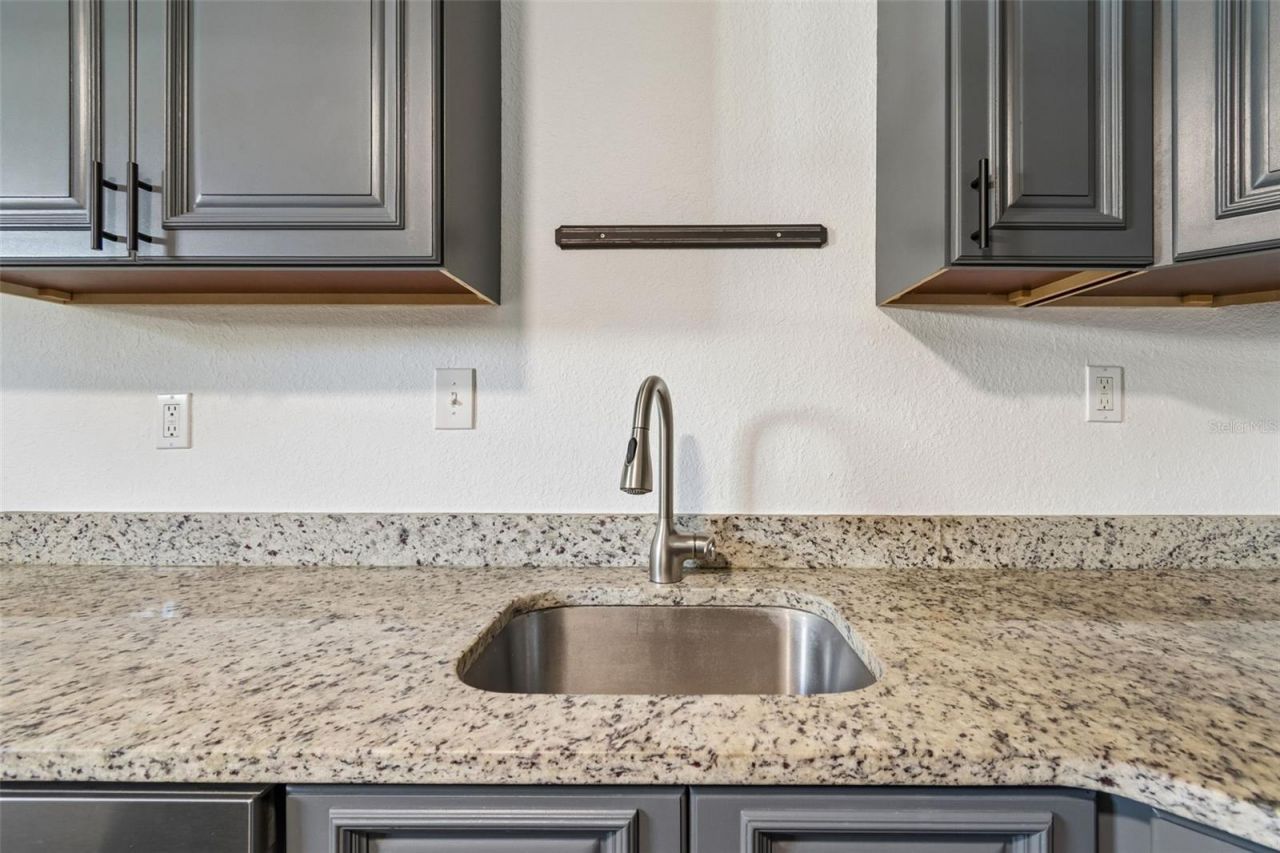 3737 Burlington Avenue N, Saint Petersburg, FL 33713 Photo