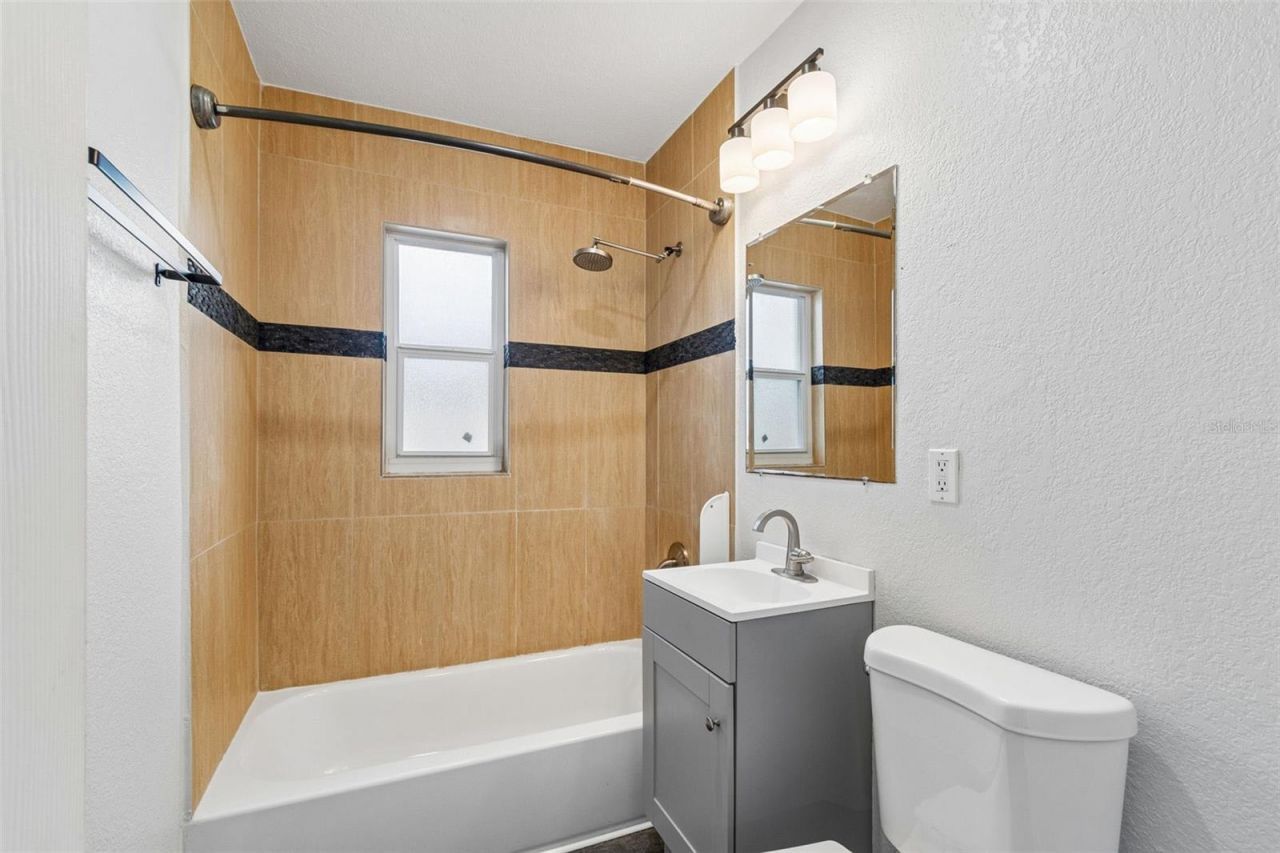 3737 Burlington Avenue N, Saint Petersburg, FL 33713 Photo