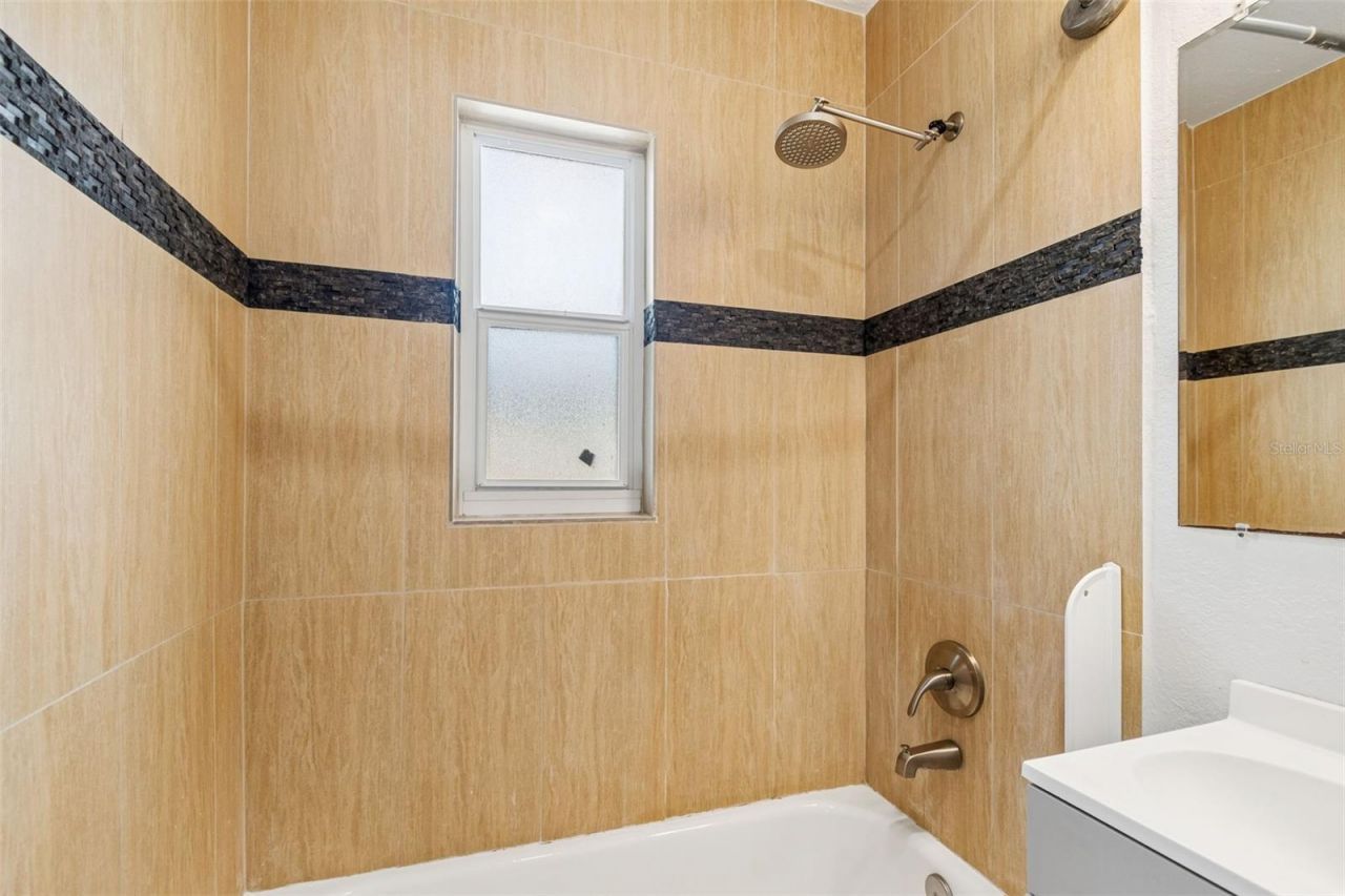 3737 Burlington Avenue N, Saint Petersburg, FL 33713 Photo