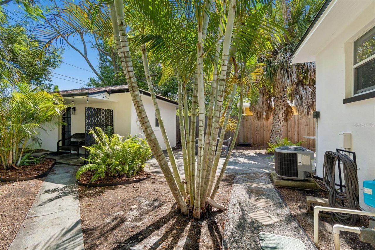 3737 Burlington Avenue N, Saint Petersburg, FL 33713 Photo
