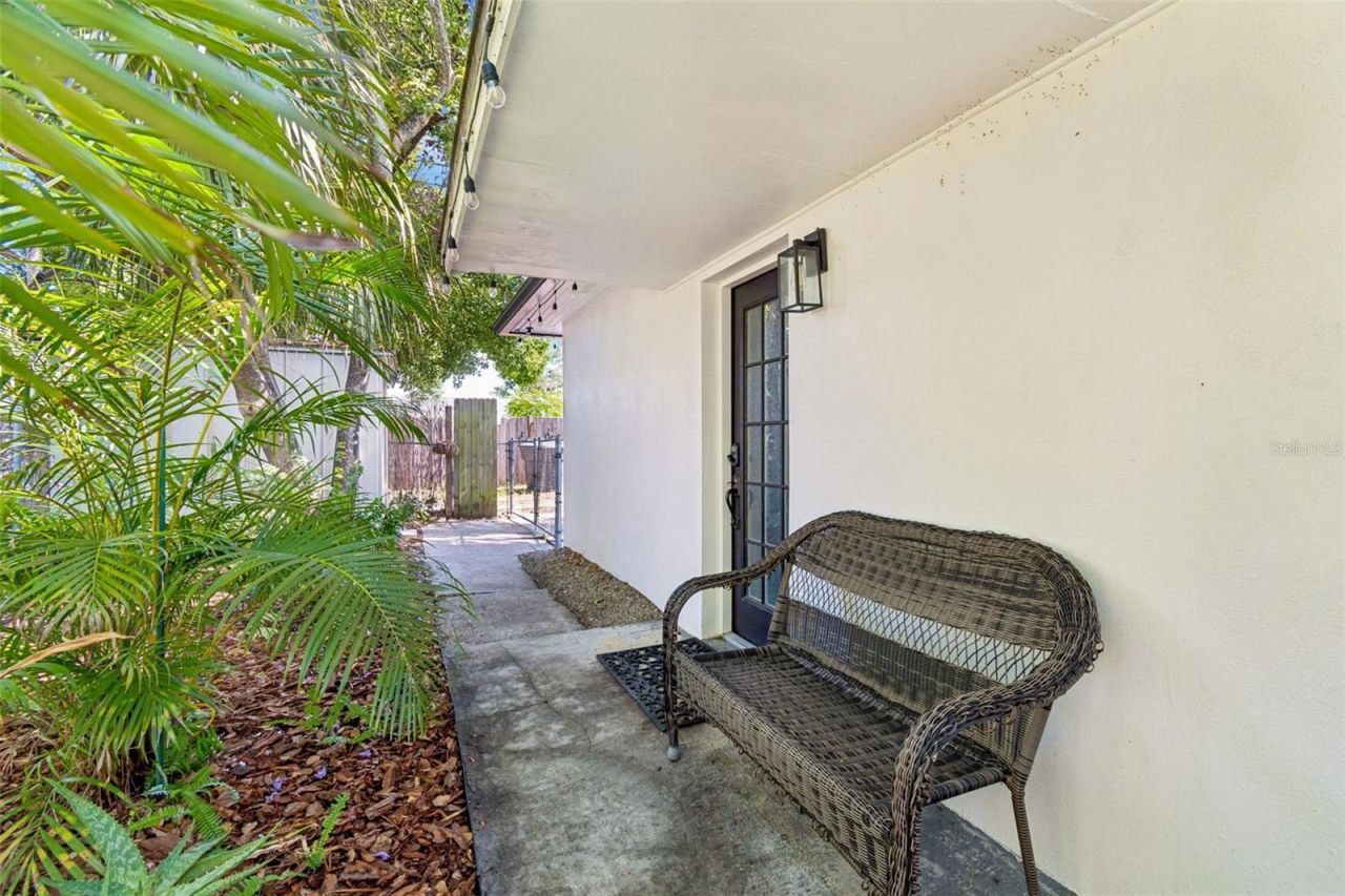 3737 Burlington Avenue N, Saint Petersburg, FL 33713 Photo