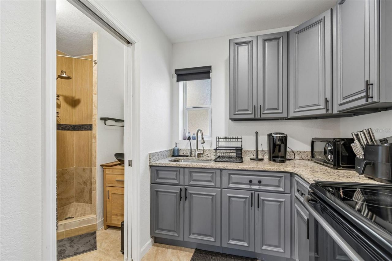 3737 Burlington Avenue N, Saint Petersburg, FL 33713 Photo