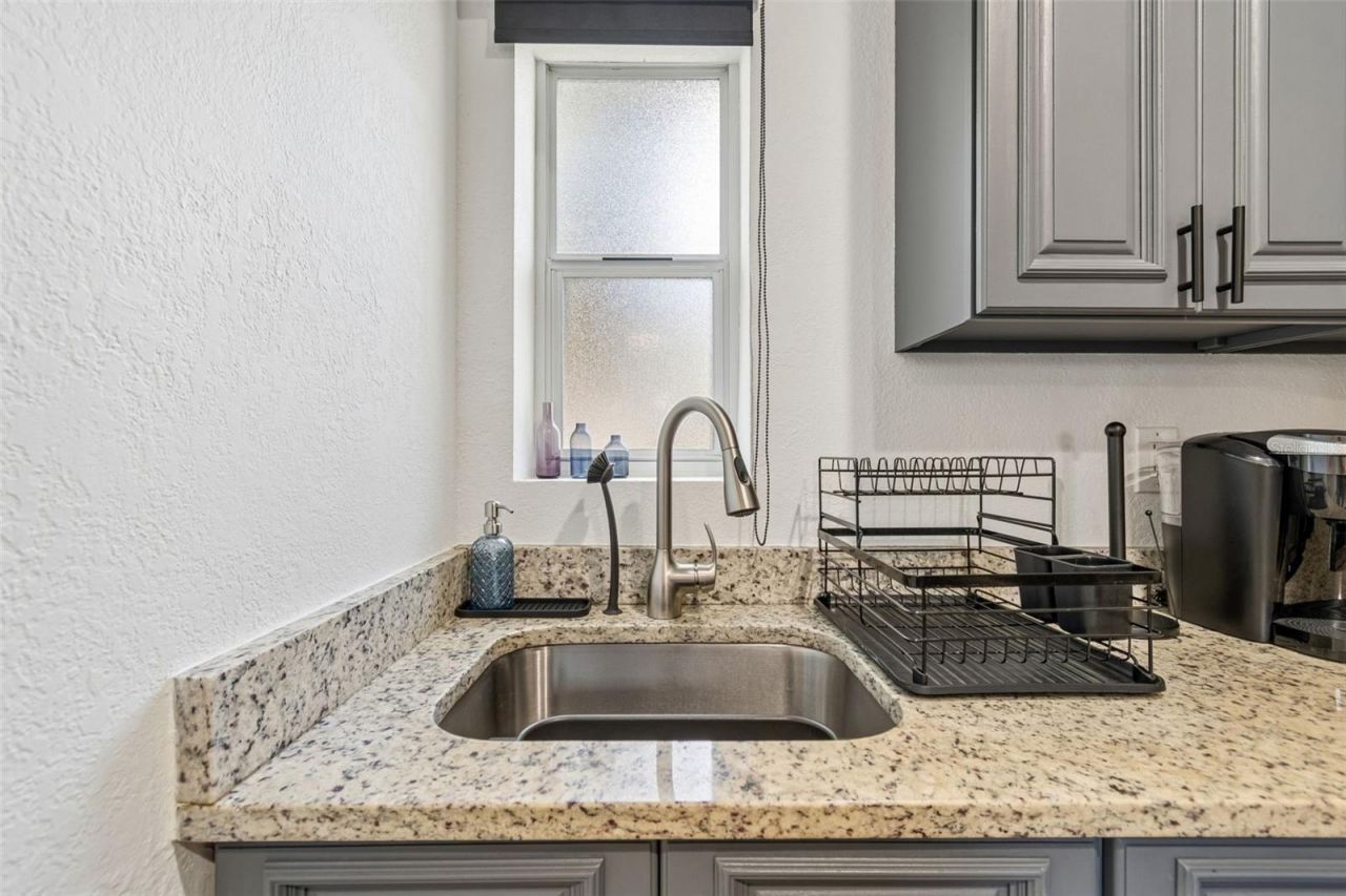 3737 Burlington Avenue N, Saint Petersburg, FL 33713 Photo