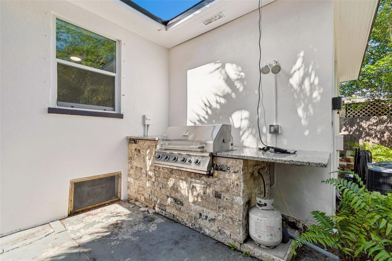 3737 Burlington Avenue N, Saint Petersburg, FL 33713 Photo