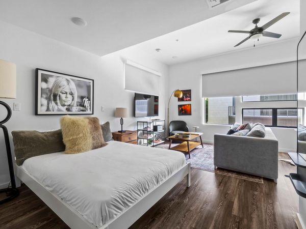 49 Navasota ST, Unit 220, Austin, TX 78702