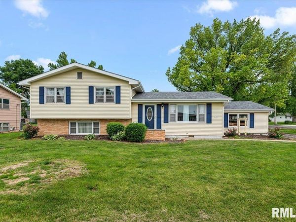 601 South Grand Avenue, Chatham, IL 62629