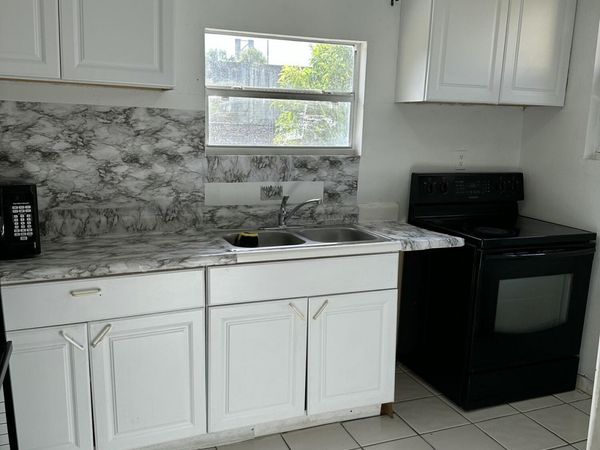 1091 SW 51st Avenue, Plantation, FL 33317