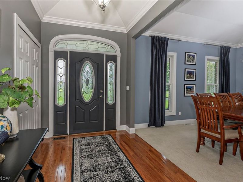 16820 Staffordshire Court, Chagrin Falls, OH 44023 Photo 2