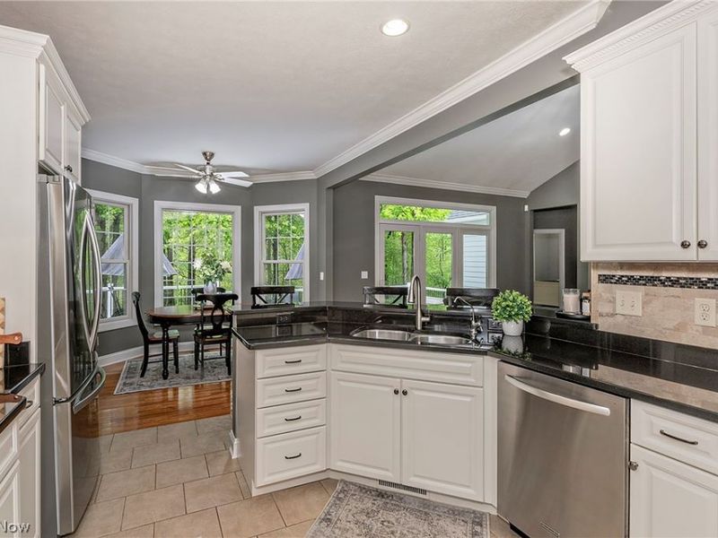 16820 Staffordshire Court, Chagrin Falls, OH 44023 Photo 7