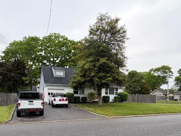 388 1st Avenue, Bayport, NY 11705