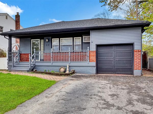 66 Phelps Lane , North Babylon, NY 11703