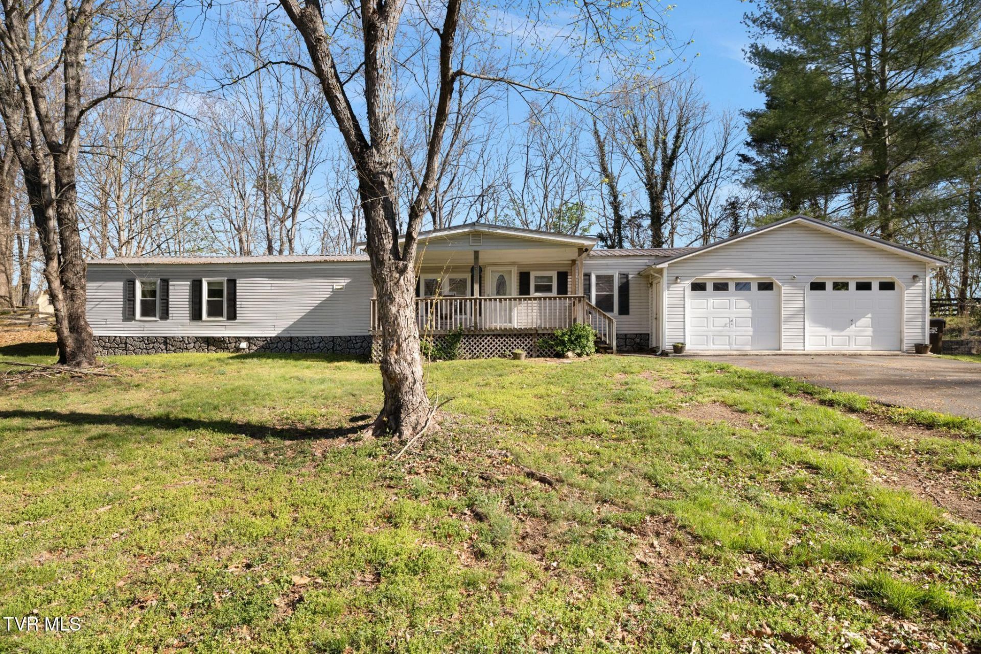 717 White Top Road, Bluff City, TN 37618 Main Photo