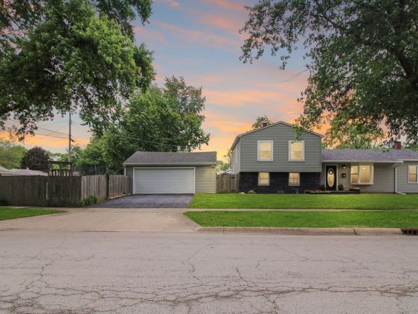 200 Inwood Drive , Joliet, IL 60435