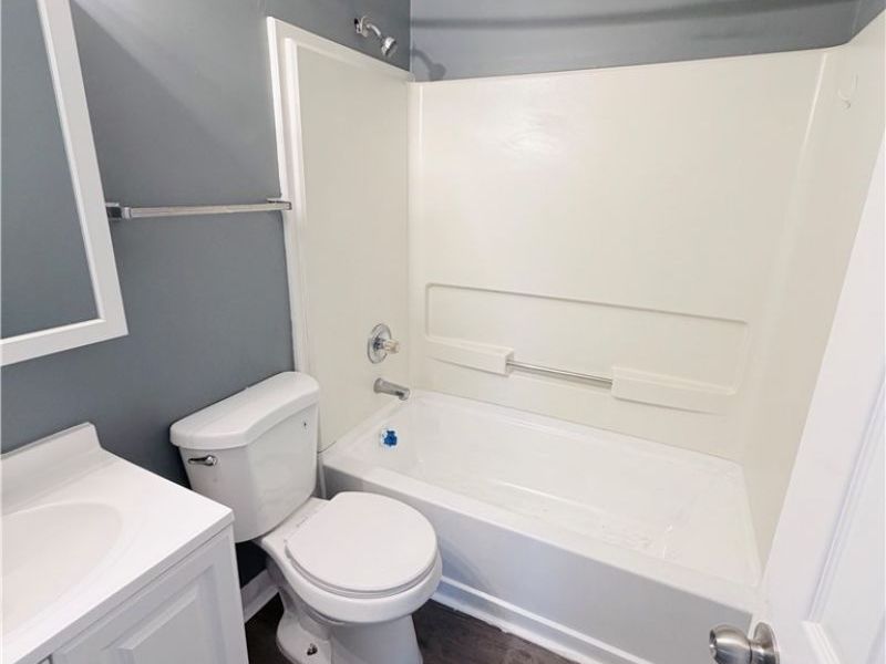 978 Kelly Avenue, Akron, OH 44306 Photo 9