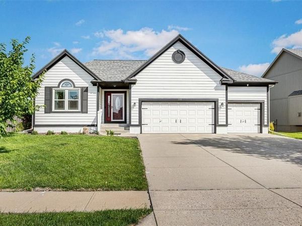 150 Cherry Hills Circle, Gardner, KS 66030
