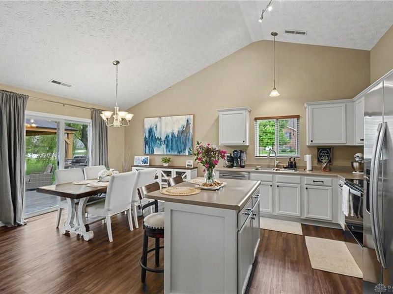 1110 Parkview Drive, Troy, OH 45373 Photo 12