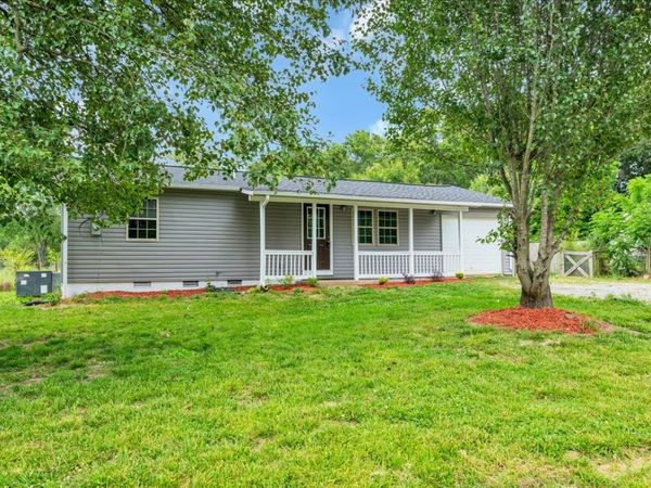 72 W 1st St , Hillsboro, TN 37342