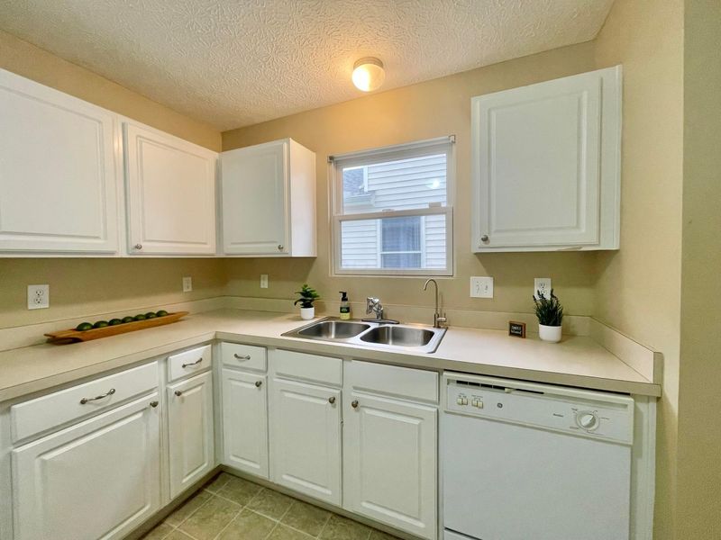 6153 Albany Way Drive, Westerville, OH 43081 Photo 11