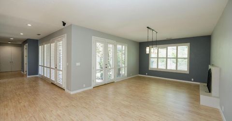 9516 Golf Course Ln, Elk Grove, CA 95758 Photo