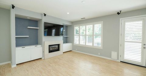 9516 Golf Course Ln, Elk Grove, CA 95758 Photo