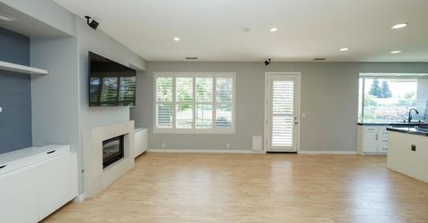 9516 Golf Course Ln, Elk Grove, CA 95758 Photo