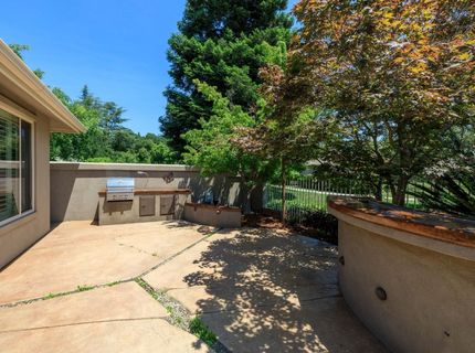 9516 Golf Course Ln, Elk Grove, CA 95758 Photo