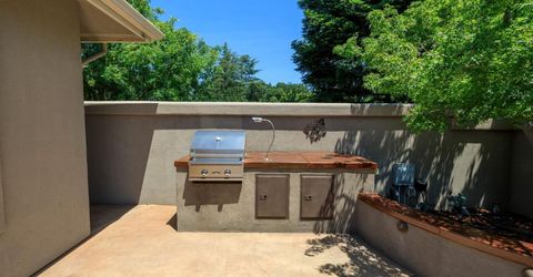 9516 Golf Course Ln, Elk Grove, CA 95758 Photo
