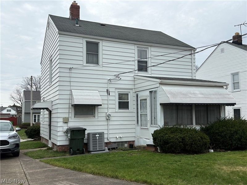 266 E 204th Street, Euclid, OH 44123 Photo 2
