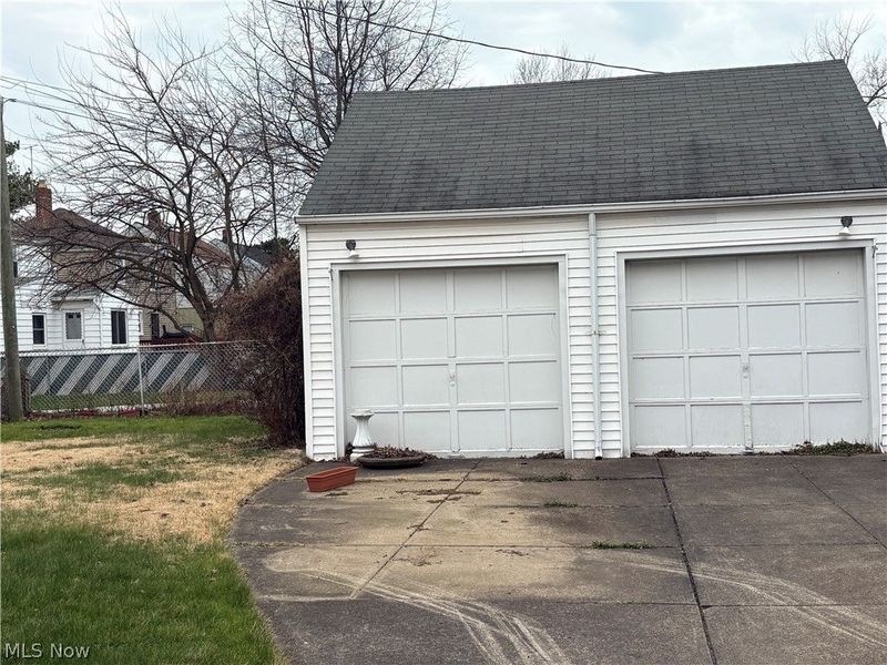 266 E 204th Street, Euclid, OH 44123 Photo 3