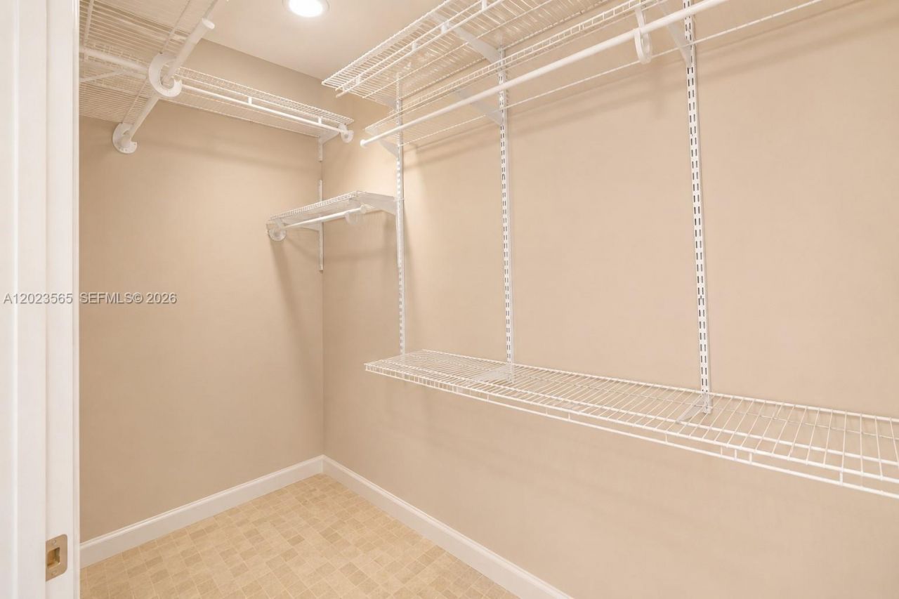 1380 NE 153rd St , North Miami Beach, FL 33162 Photo