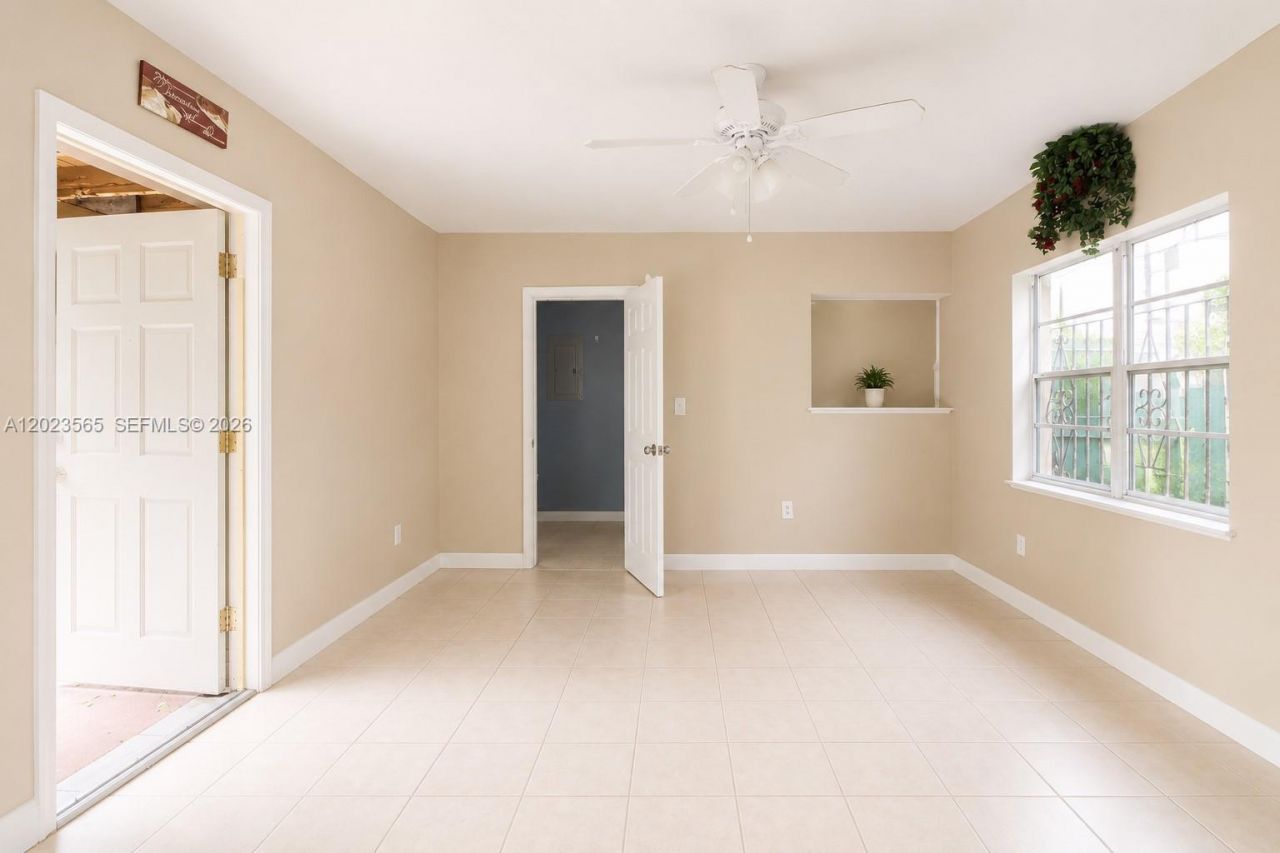 1380 NE 153rd St , North Miami Beach, FL 33162 Photo