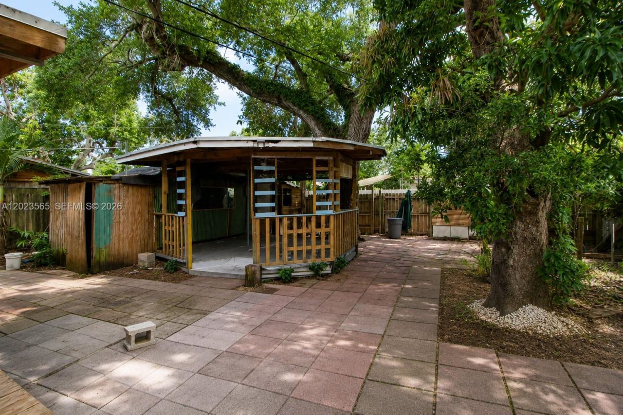 1380 NE 153rd St , North Miami Beach, FL 33162 Photo
