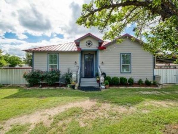 440 E Clark ST, Bartlett, TX 76511