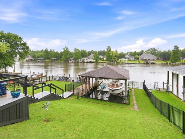 12132 River Highlands, St Amant, LA 70774