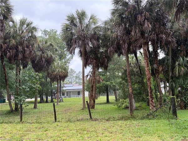 281 8th ST SE, NAPLES, FL 34117